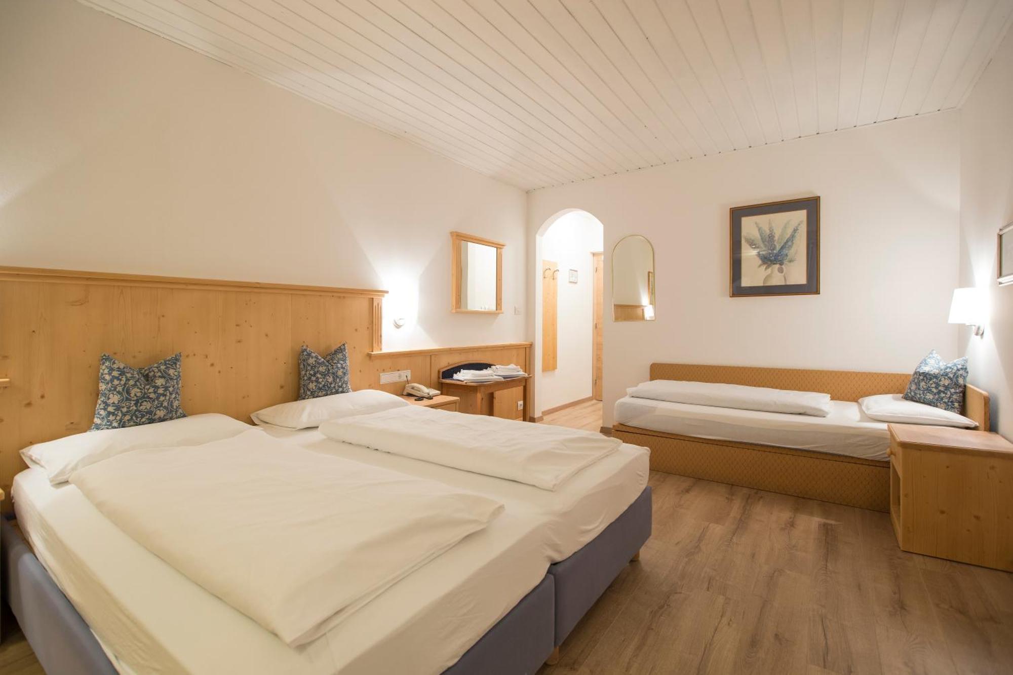 Hotel Krondlhof Bruneck Rum bild