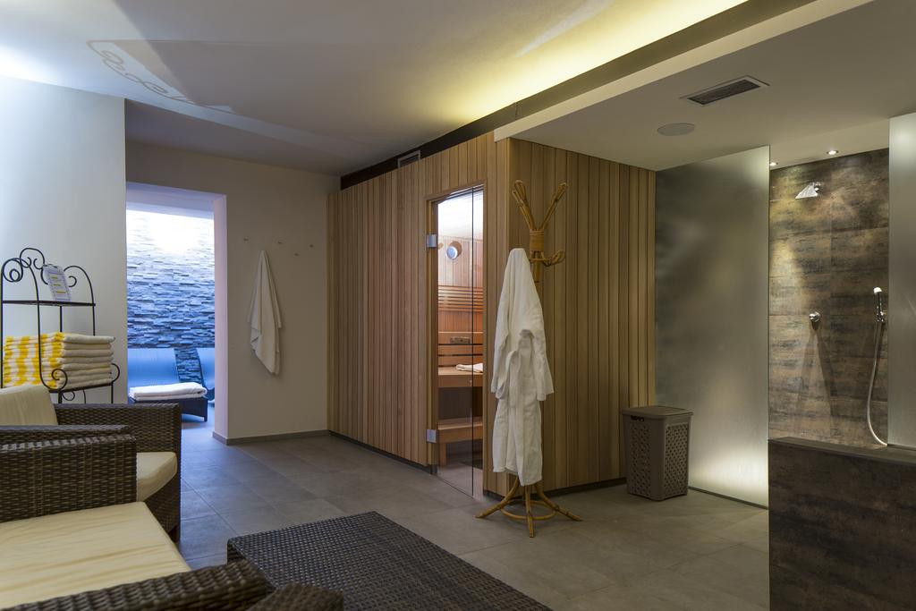 Hotel Krondlhof Bruneck Exteriör bild